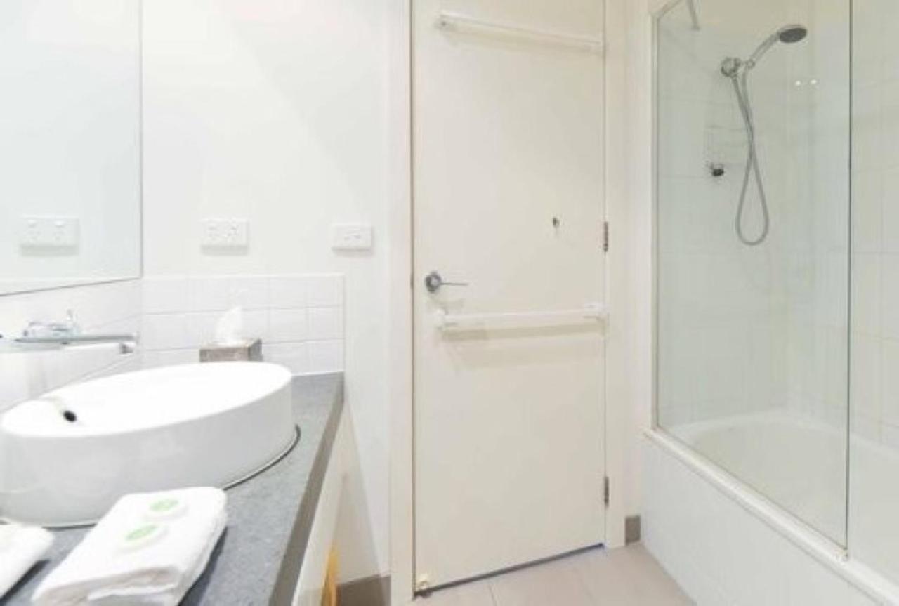 Staycentral - Spacious Seaviews Port Melbourne Exteriör bild