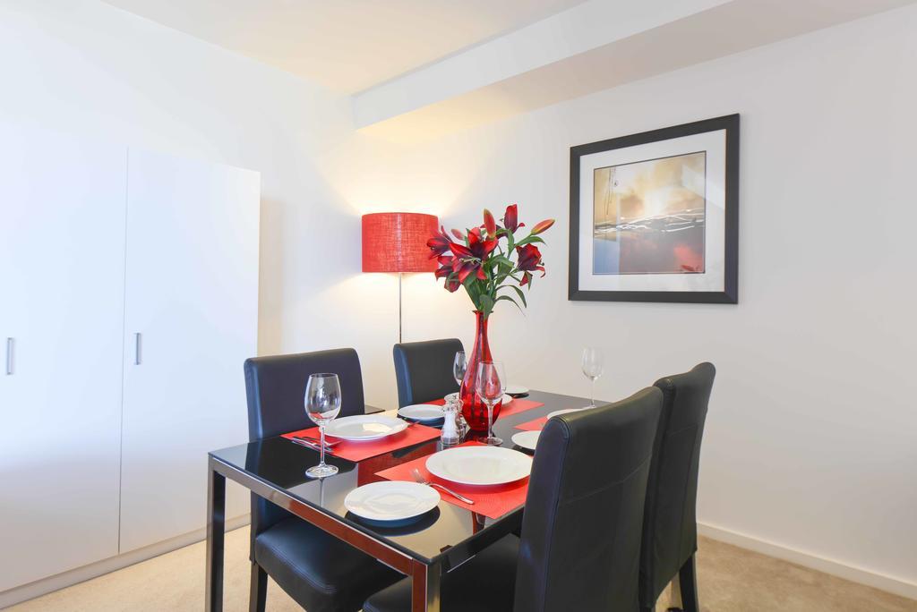 Staycentral - Spacious Seaviews Port Melbourne Rum bild