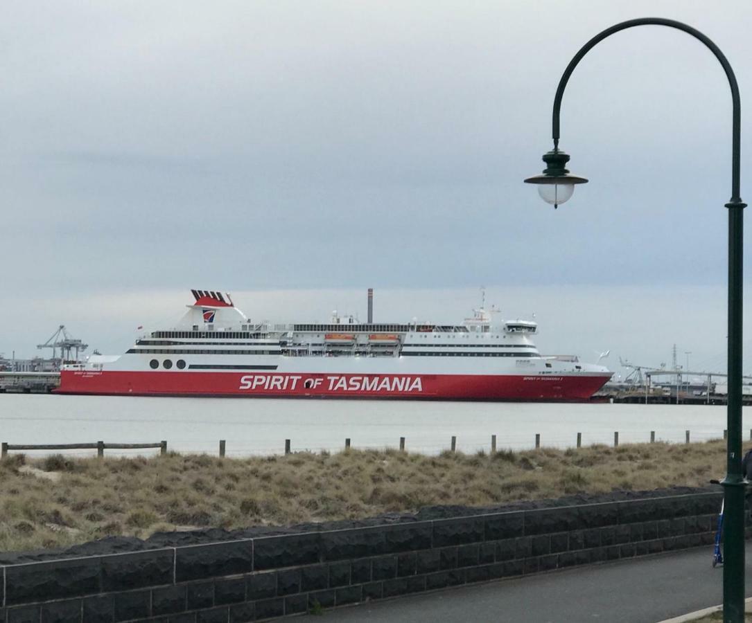 Staycentral - Spacious Seaviews Port Melbourne Exteriör bild